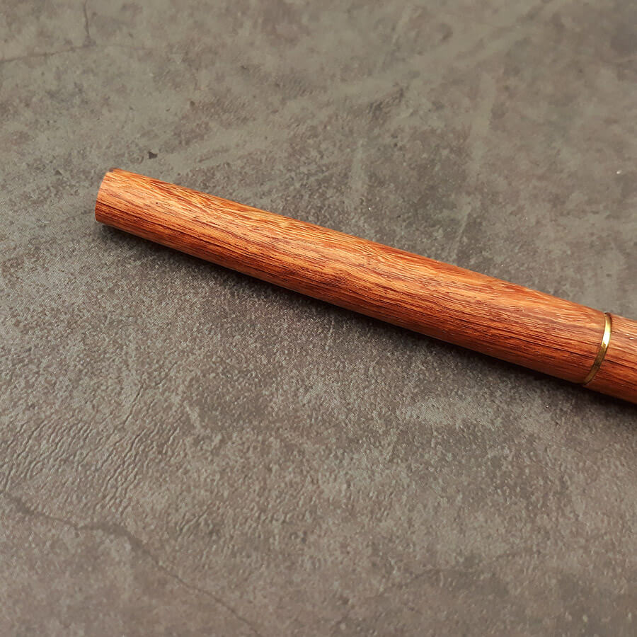 bút gỗ cẩm