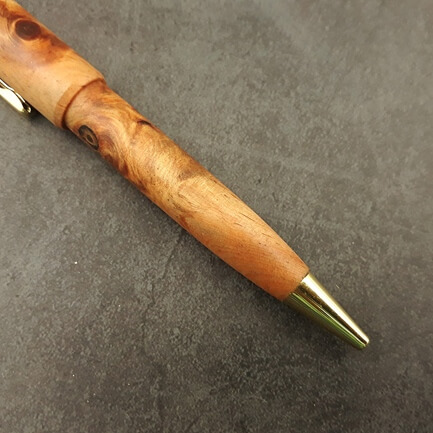 bút gỗ huyết long