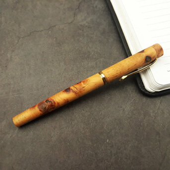 Bút gỗ huyết long - bút nắp đậy BG12