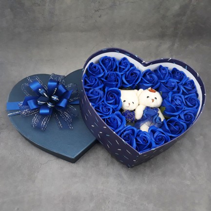 hoa hồng sáp hộp tim 2 gấu màu xanh