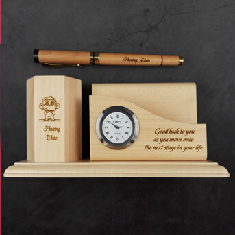 combo cbb03: bút gỗ nắp đậy + hộp cắm bút có đồng hồ