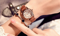 Tặng đồng hồ cho bạn gái có ý nghĩa gì, có nên tặng không?