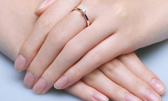 Tặng nhẫn cho bạn gái có ý nghĩa gì, đeo ngón nào là hợp?